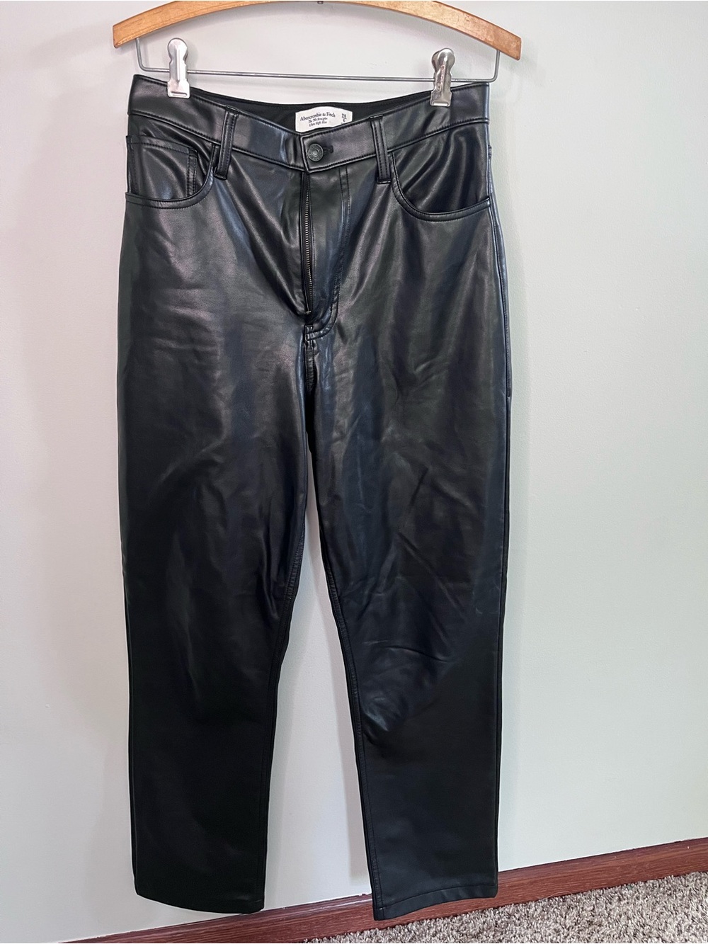 Abercrombie & Fitch The 90s Straight Ultra High Rise Vegan Leather Pants Black 6